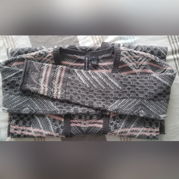 Gray Cardigan Long Sleeves - Picture 4 of 6